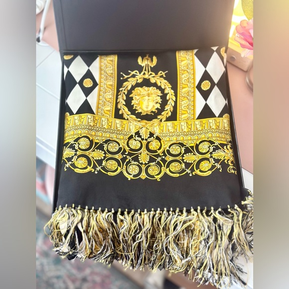 Versace Silk Scarf w Box - Picture 7 of 8